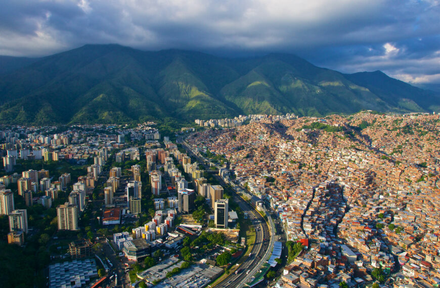 Die Rolle der Hyperinflation in Venezuela: Ursachen, Folgen und Strategien zur Bewältigung finanzieller Instabilität