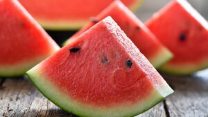Kreative Rezepte mit Wassermelone: Von Salaten über Desserts bis hin zu Cocktails